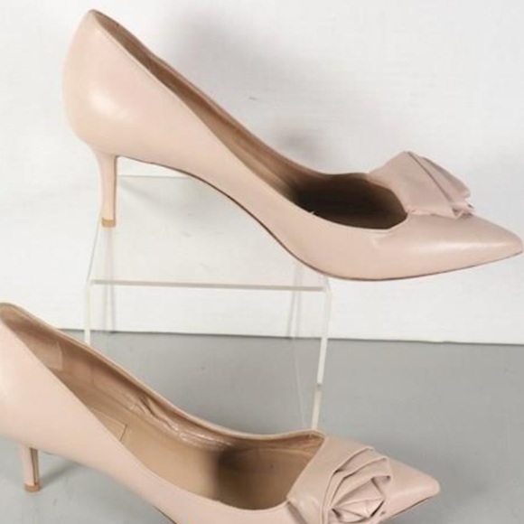 AUTHENTIC Valentino Garavani pink nude pointed toe heels and free neckla… - Picture 2 of 12